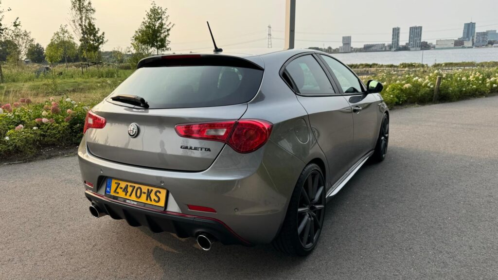 Alfa Giulietta 1.4 T-jet 2019 - 271PK - VOL in opties!