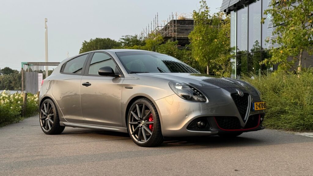 Alfa Giulietta 1.4 T-jet 2019 - 271PK - VOL in opties!