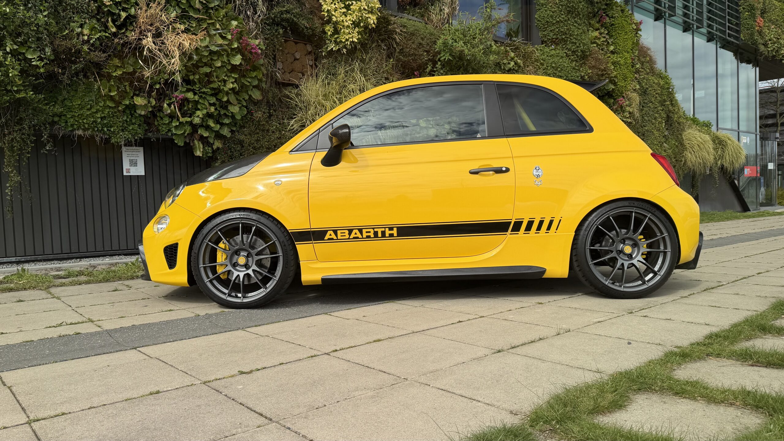 
								Abarth 595 BJ02-2021 70th Anniversary MTA Competizione full									