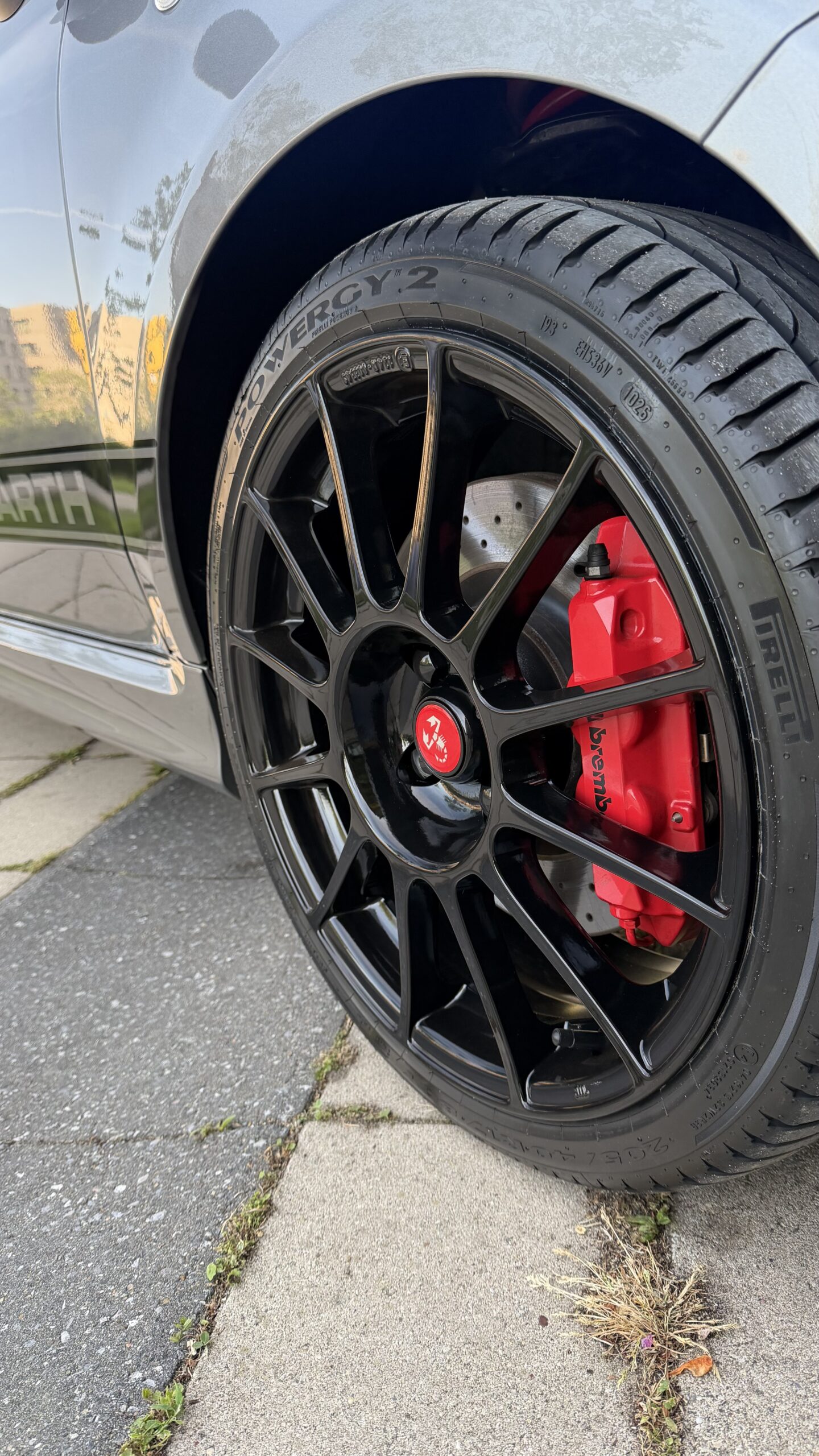 
								Abarth 695 Competizione 180pk BJ03-2022 12dkm Grigio met. full									