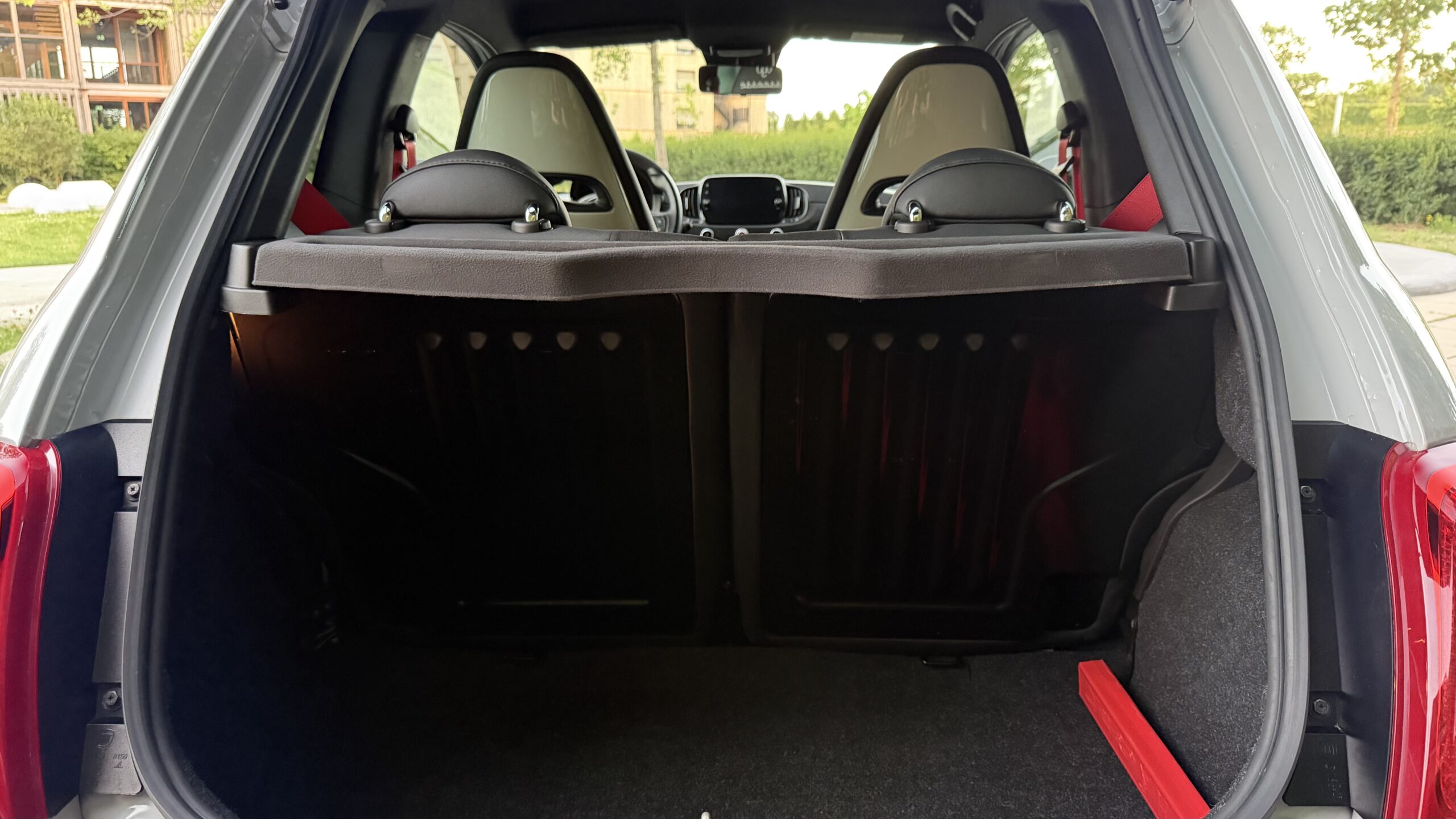 
								VERKOCHT! Abarth 695 BJ06-2022 Esseesse ‘one of 695’ 69dkm Grigio full									